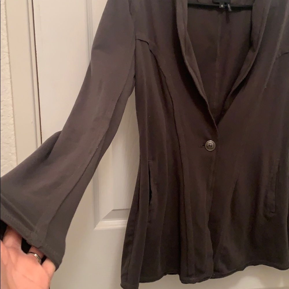 Blazer - Picture 4 of 4